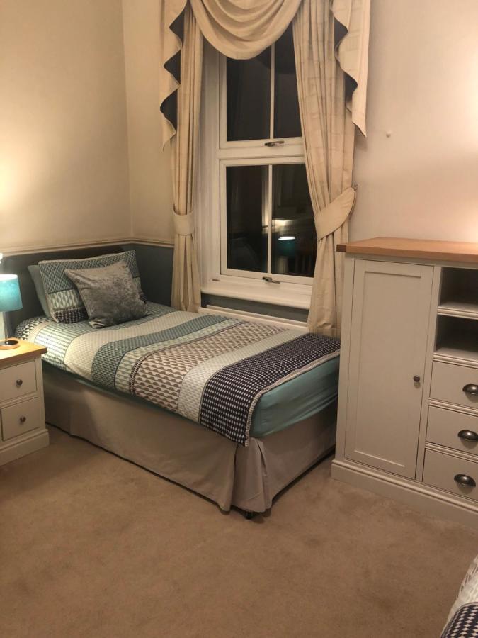 Netley Guest House Farnborough  Ngoại thất bức ảnh
